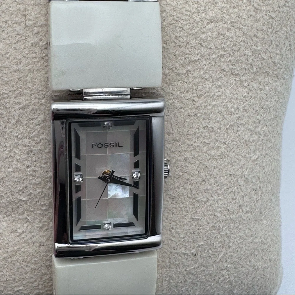 Fossil es2050 women’s